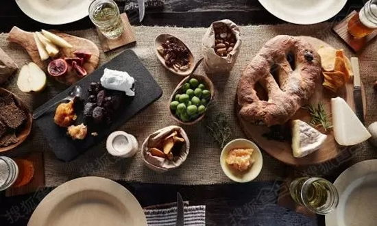 外婆家PK綠茶，誰的性價比更高？|餐飲界