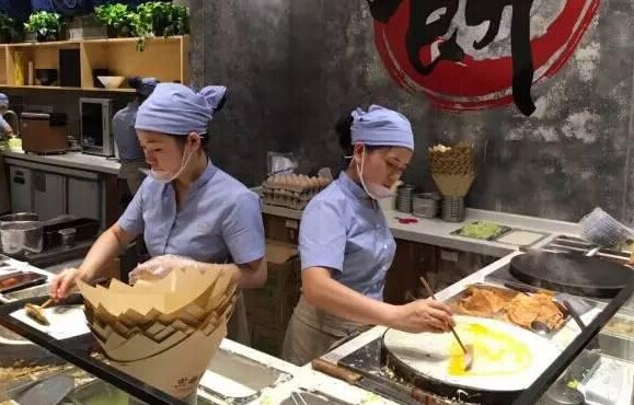 走“中西合璧”路線，一枚煎餅1年賣出1000萬！