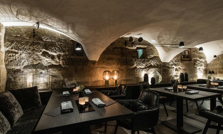 為啥這家紐倫堡餐廳讓當(dāng)?shù)厝诵募樱?></a>
          <div> <a href=