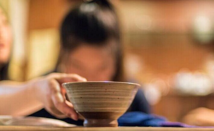 當(dāng)咖啡遇上豬蹄，茶真鄉(xiāng)這樣突圍“慢餐飲”|餐飲界