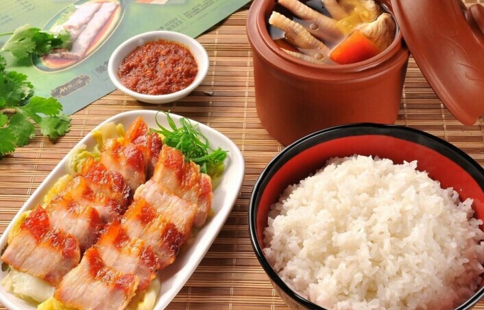 為啥說標(biāo)準(zhǔn)化是中式快餐品牌的魔咒？|餐飲界