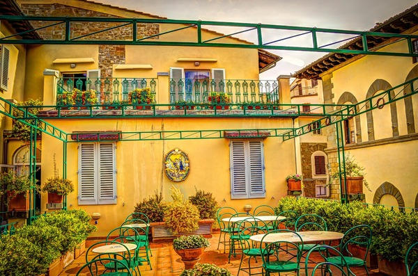 2016年餐飲行業(yè)虧損嚴(yán)重，這碗飯要怎么吃？