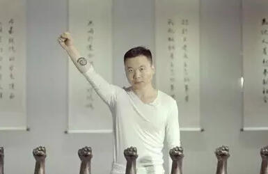 很久以前讓顧客和員工把門店logo紋在身上，這是什么套路？|餐飲界