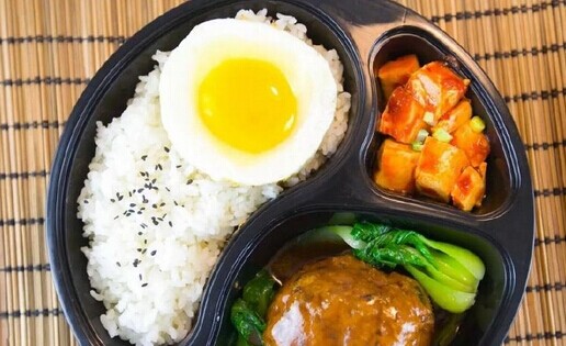 這家23年前的中國外賣龍頭敗在了哪？|餐飲界