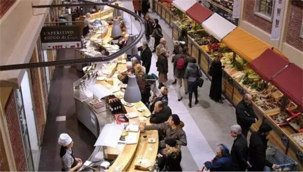 年入1億的秘訣竟是將餐廳與超市混搭？