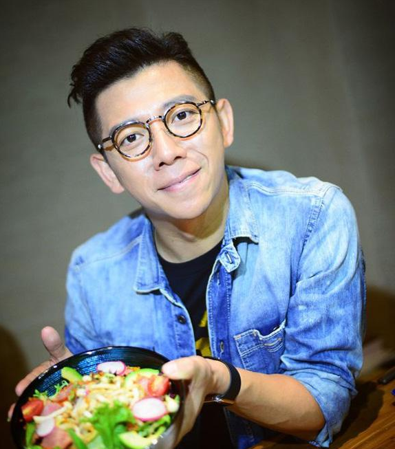 繼胡桃里音樂(lè)餐廳后，明星海泉再投音樂(lè)餐廳