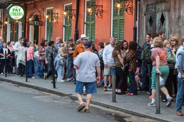 掌握好人性的8大弱點(diǎn)，讓你的餐廳門店“長龍”不斷