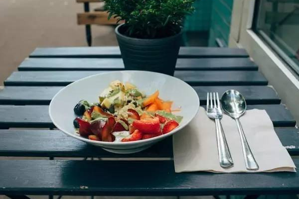 食美林VS米其林，誰(shuí)是更靠譜的上海美食榜單？|餐飲界