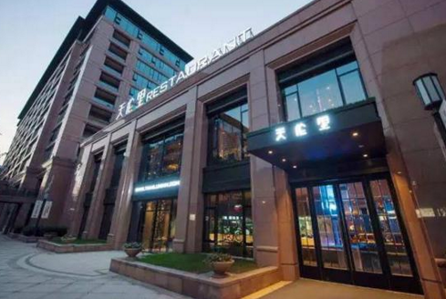 758元一位的蟹宴一席難求，只因他做對(duì)了三件事|餐飲界