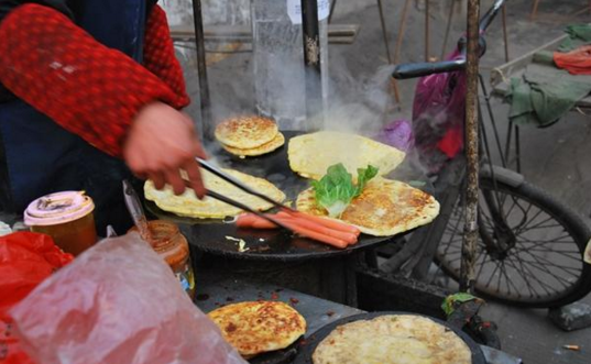 賣(mài)雞蛋灌餅的小販為何不倒閉？暗藏八大生意秘訣