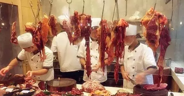 11月6日，“哞哞叫”和深圳名廚委員會的大師共同見證“?！钡膫髌?></a>
          <div> <a href=