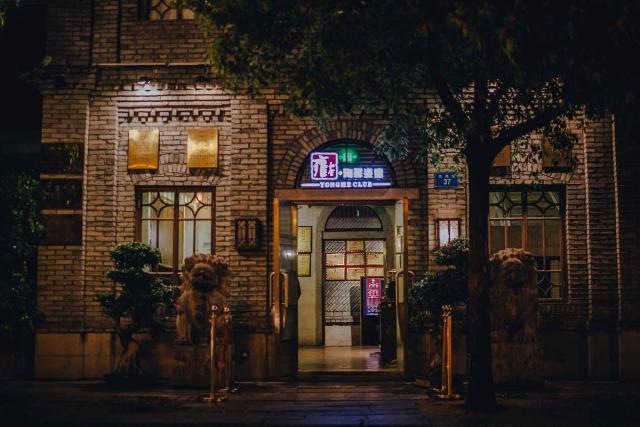 跨界做餐飲，單店日均流水43萬，已經(jīng)火爆了四年|餐飲界