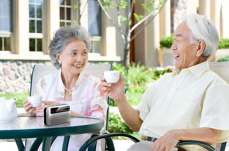 老年餐廳探索困難重重，華天“適老化”改造能否突圍？