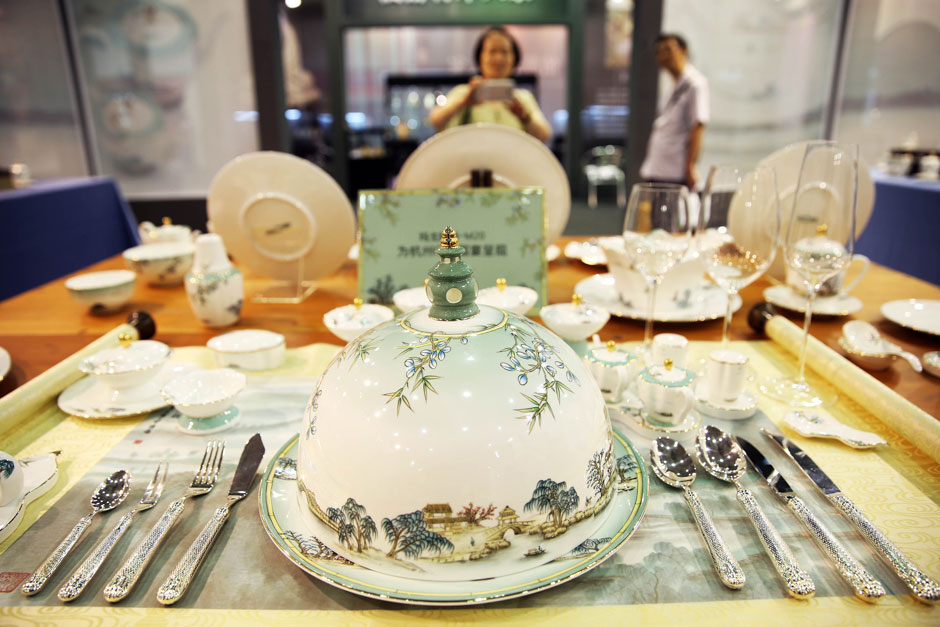 從燒錢(qián)玩高端變成走心搞文創(chuàng)，訂制餐具成業(yè)界新趨勢(shì)