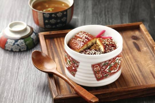 食材成本占了80%，他賠了1500萬；最終鰻步靠一款單品爆紅