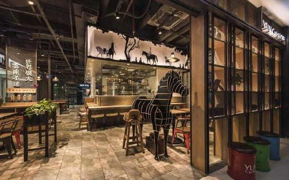 58平米小店月入62萬(wàn)，面積縮了3倍，地效翻了3倍！秘密是…