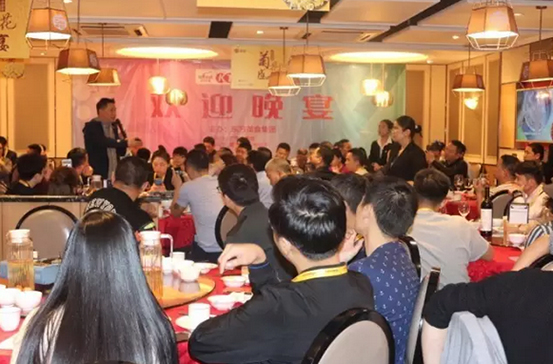 全國(guó)100位美食達(dá)人現(xiàn)場(chǎng)考察譚廚中山傳家菜，火爆朋友圈！