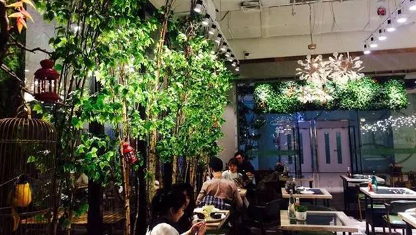 餐飲又一新業(yè)態(tài)？“生產(chǎn)基地+中央廚房+餐飲門店”能玩轉(zhuǎn)嗎？|餐飲界