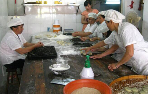 ＂三小＂食品經(jīng)營者將可領(lǐng)＂身份證＂