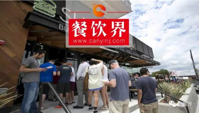 和麥當(dāng)勞唱反調(diào)，要將漢堡包賣出格調(diào)，“Shake Shack”為啥能受到年輕人追捧？