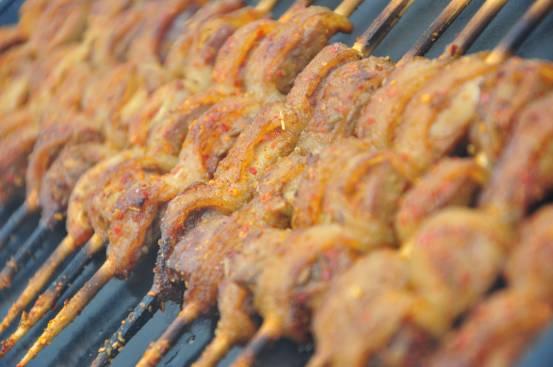 一晚賣(mài)出2萬(wàn)串烤腰子，一年開(kāi)出四家直營(yíng)店