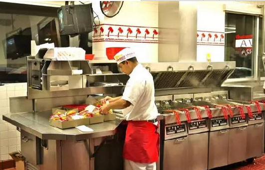 菜單70年不變，只賣3種口味，這家快餐店為何能天天排隊