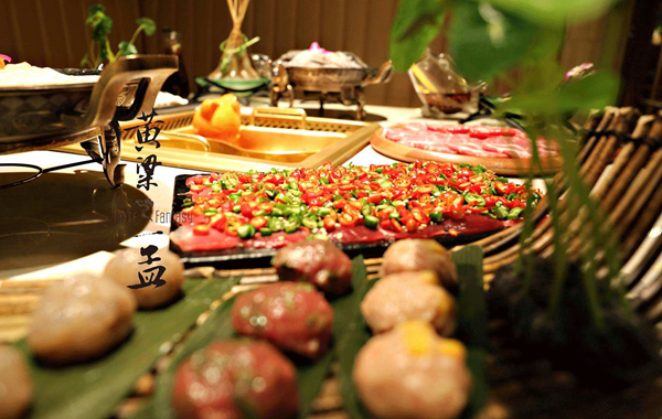 同為火鍋店黃磊孟非價格離奇，黃渤任泉接地氣