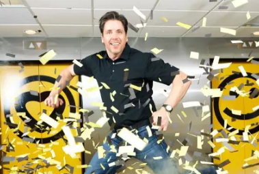 48歲開出438家店，2016年他憑一個(gè)三明治賣出2.17億美元！