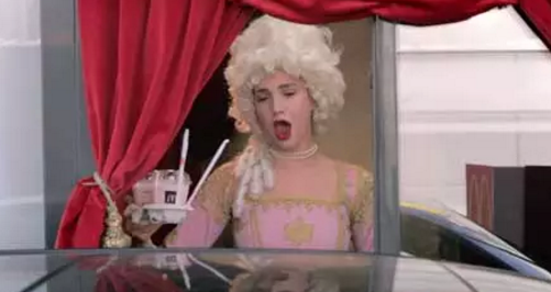 巴西街頭，為什么出現(xiàn)了一個移動的麥當勞餐廳？