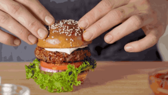 砸1.8億美元的人造肉長這樣！李嘉誠、蓋茨搶著投資|餐飲界