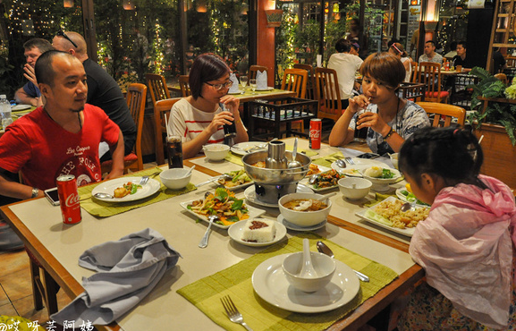 泰國人緊腰減少外出就餐，餐廳叫苦銷售暴跌50%