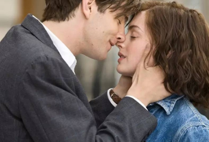 七夕餐廳如何提高營收？美團(tuán)點評《浪漫經(jīng)濟(jì)大數(shù)據(jù)報告》為你解答