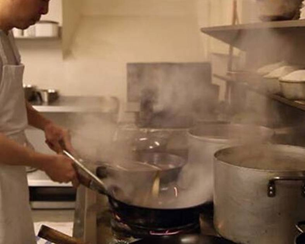 史上最嚴(yán)餐飲監(jiān)管來(lái)了，油煙凈化器快要賣(mài)斷貨！這6類餐企慌了……|餐飲界