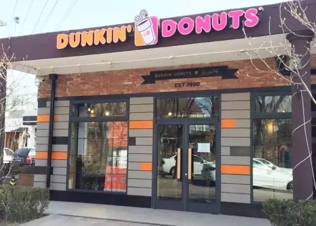 每年賣10億杯咖啡！星巴克最大競爭對手竟然是賣甜甜圈的！