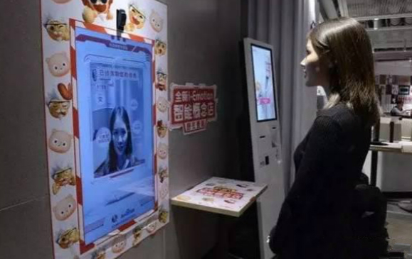 扭蛋點餐、對服務(wù)員不滿意就送錢！餐飲營銷如何四兩撥千斤？