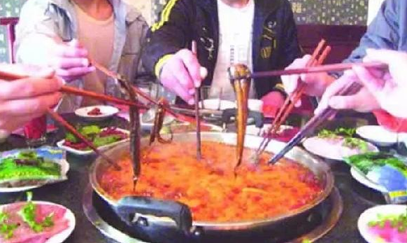 600家店5年內(nèi)縮水80％，成渝“火鍋之戰(zhàn)”，誰才是最后贏家？