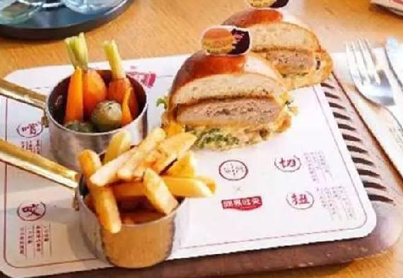 賣海鮮賣豬肉，互聯(lián)網(wǎng)巨頭為什么都想跟餐飲扯上關(guān)系？