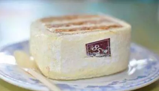 它打敗了星巴克，用賣“饅頭”的價格來賣五星級面包