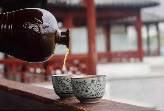 耘林黑杜酒拔草：百年工藝，古法釀造果然名不虛傳！|餐飲界