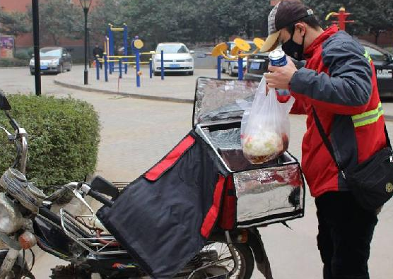 外賣村調(diào)查：一套證照幾家店共用，靠“潛規(guī)則”還能走多遠(yuǎn)？