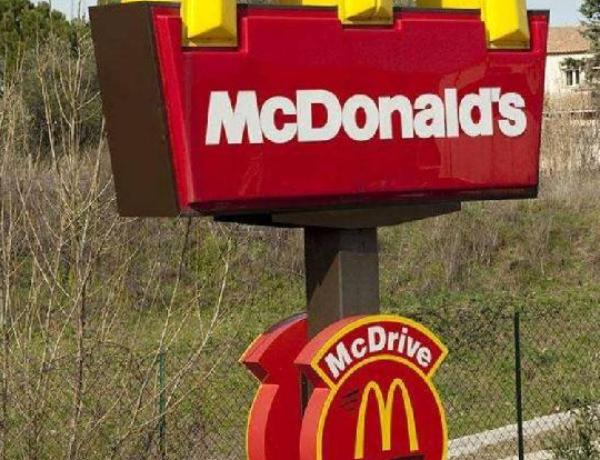 從1到30000家，麥當(dāng)勞、711為何鐘愛(ài)“小夫妻”加盟商？