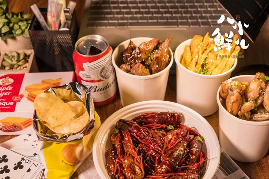 做爆款芥末龍蝦、在KTV開店中店，「八小鮮兒」認為熱辣熟食還有更多玩法