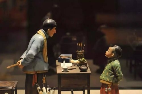 狗不理、大麻花，那是給外地人吃的，煎餅果子才是天津衛(wèi)的真愛！