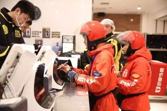 堂食向左、外賣向右，餐飲人正在被撕裂......你在哪邊？