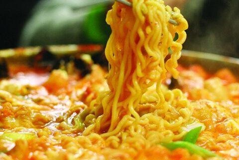 泡面三年少賣80億包，康師傅用什么打退外賣的進(jìn)攻？