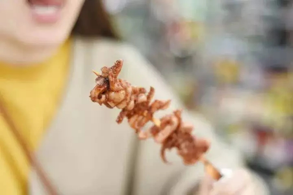 餐飲業(yè)的“老干媽”：17年不融資不加盟不打廣告，500多家店全直營！|餐飲界