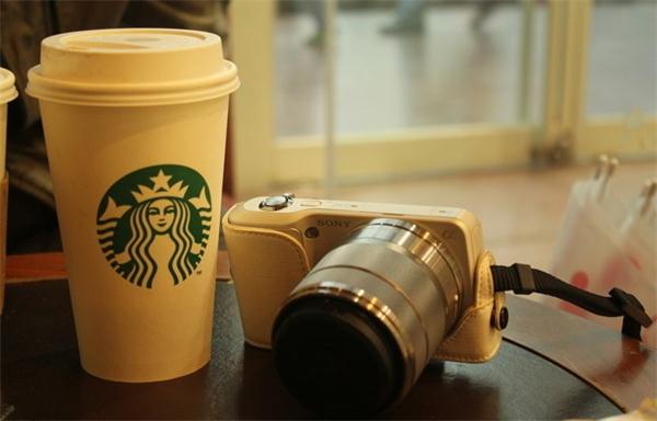 為什么阿里巴巴、騰訊都在爭(zhēng)奪咖啡巨頭星巴克？|餐飲界