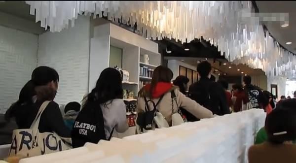 冬季奶茶店排隊(duì)減少？但你更應(yīng)該思考“排隊(duì)”問題！