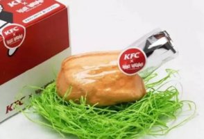 肯德基開(kāi)了一家最最最迷你的店，炸雞的size也不一樣了~|餐飲界