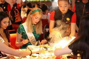 2小時(shí)2500個(gè)訂位，這輪海外開(kāi)餐廳的市場(chǎng)到底有多大？|餐飲界